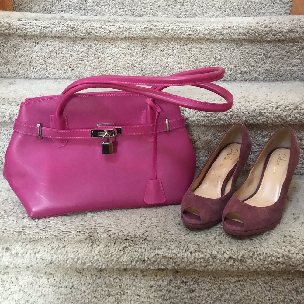 Fushia silicon purse by Besso